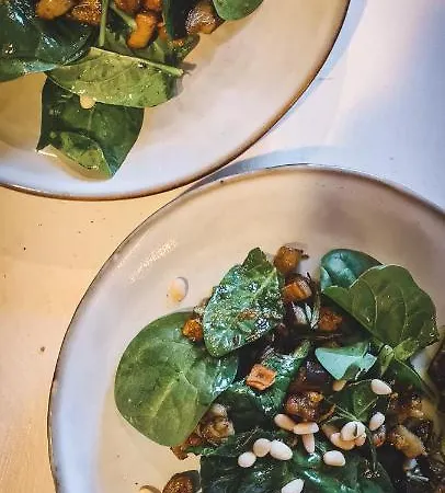 Le Bezy Pyrenees Bed & Breakfast Mézerville